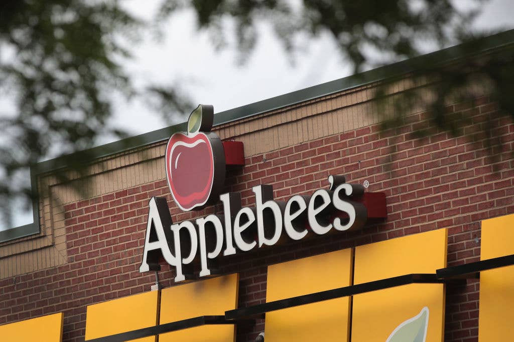 Everything Vegan at Applebee's: Burgers, Bowls, and More